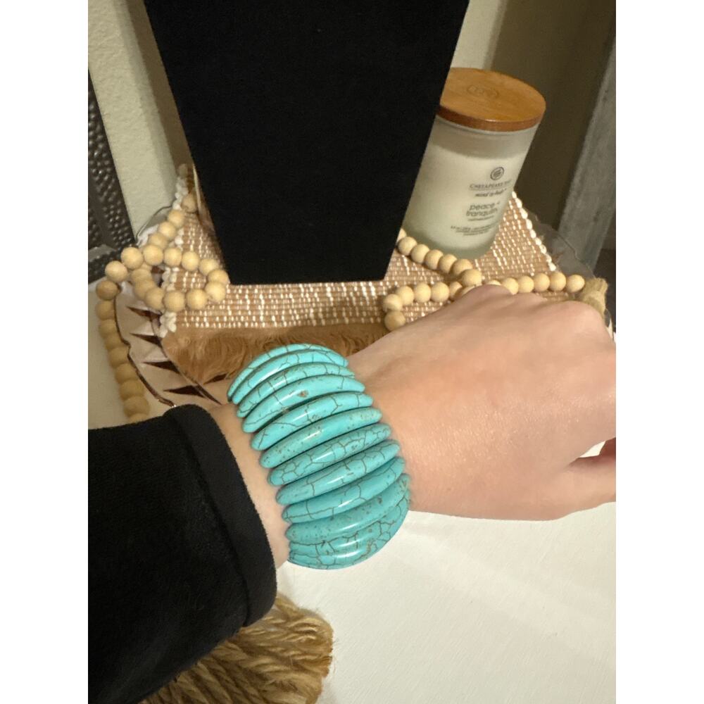 Chunky Stretchy Turquoise Beaded Bracelet